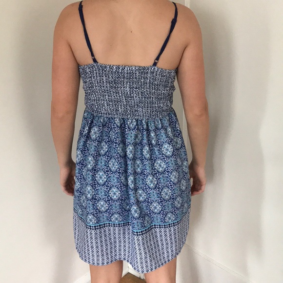 Sleeveless dress - Picture 3 of 3